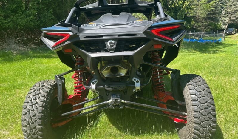 2025 Can Am Maverick X RS with Smart-Shox full